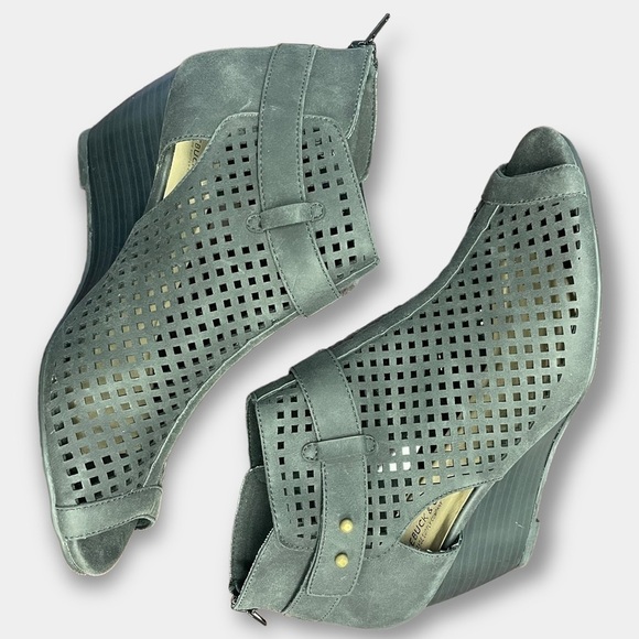 Roebuck & Co Wedge Sandal Peep Toe Bootie  Dark Charcoal Size 8.5 - Picture 7 of 11